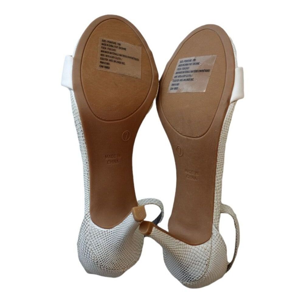 Women’s Silver Textured Open Toe Ankle Strap Stiletto Heel Sandals Size 7 - Picture 10 of 10